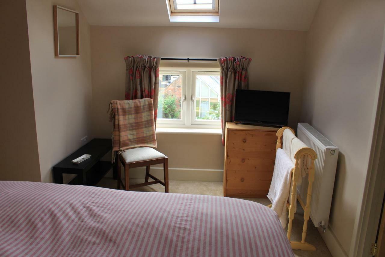 The Old Bakery Barn Bed & Breakfast Pattishall ภายนอก รูปภาพ