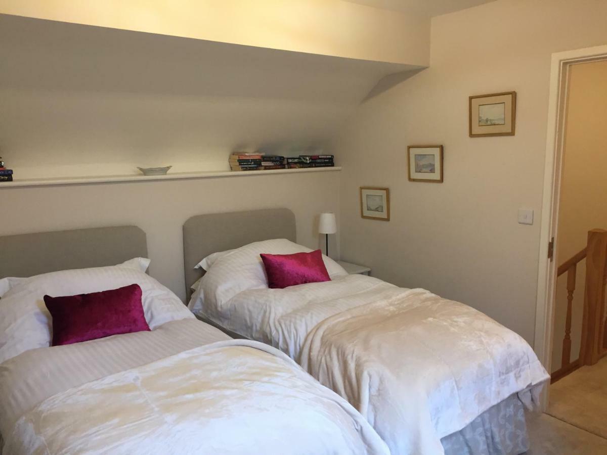 The Old Bakery Barn Bed & Breakfast Pattishall ภายนอก รูปภาพ